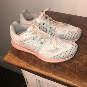 Karhu size 10.5 synchron Ortix 2020 tennis shoe